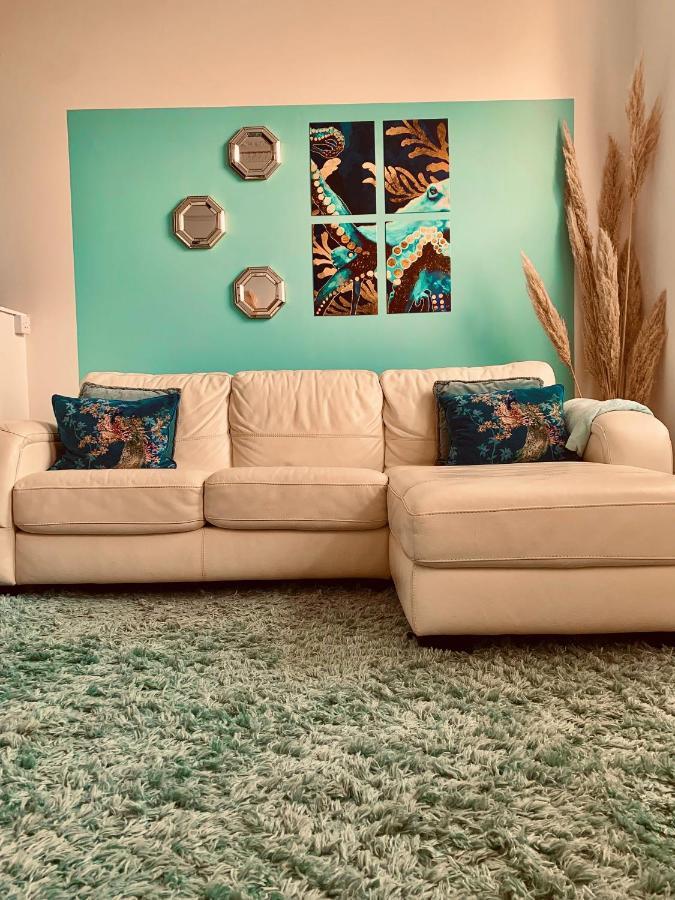**Sunny And Bright, Thatchers Rock One Bed Beach Front Apartment*** Torquay Buitenkant foto