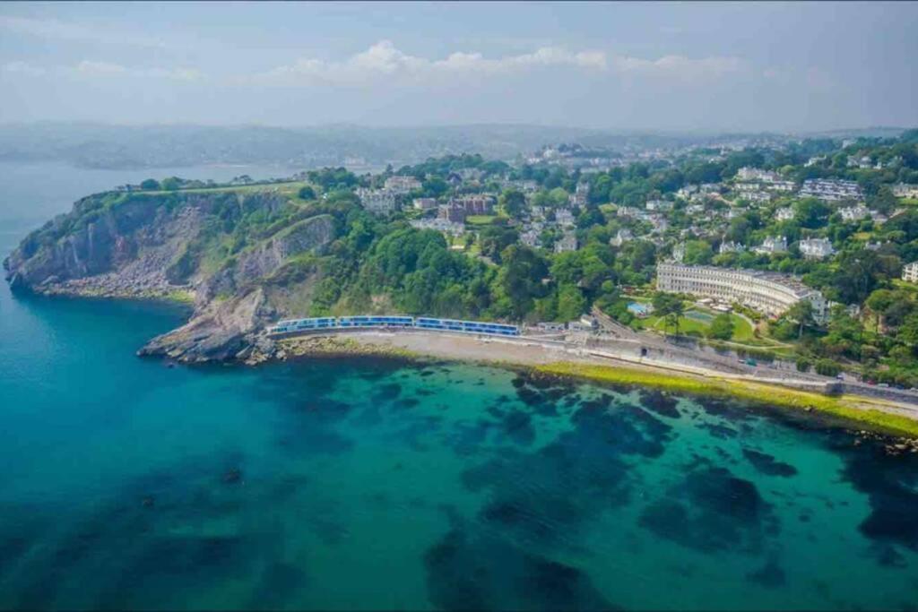 **Sunny And Bright, Thatchers Rock One Bed Beach Front Apartment*** Torquay Buitenkant foto