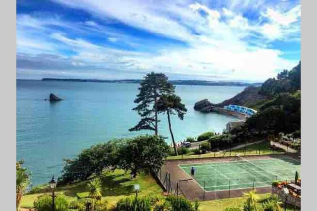 **Sunny And Bright, Thatchers Rock One Bed Beach Front Apartment*** Torquay Buitenkant foto