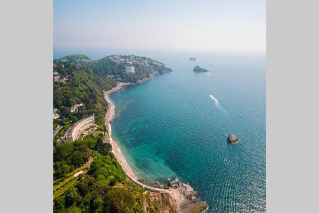 **Sunny And Bright, Thatchers Rock One Bed Beach Front Apartment*** Torquay Buitenkant foto